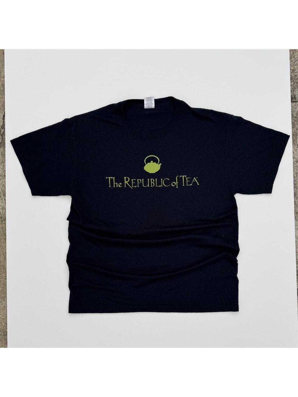 The Republic of Tea "Happiness Needs No Cause" Tee, L 🍵